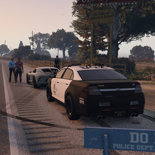 Polizist des Los Santos Police Department auf dem Vio-V Roleplay Server